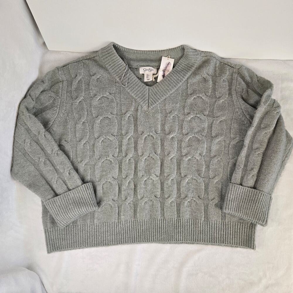 Jessica Simpson Women’s Gray Cable Knit V-Neck Sweater – NWT. Size L